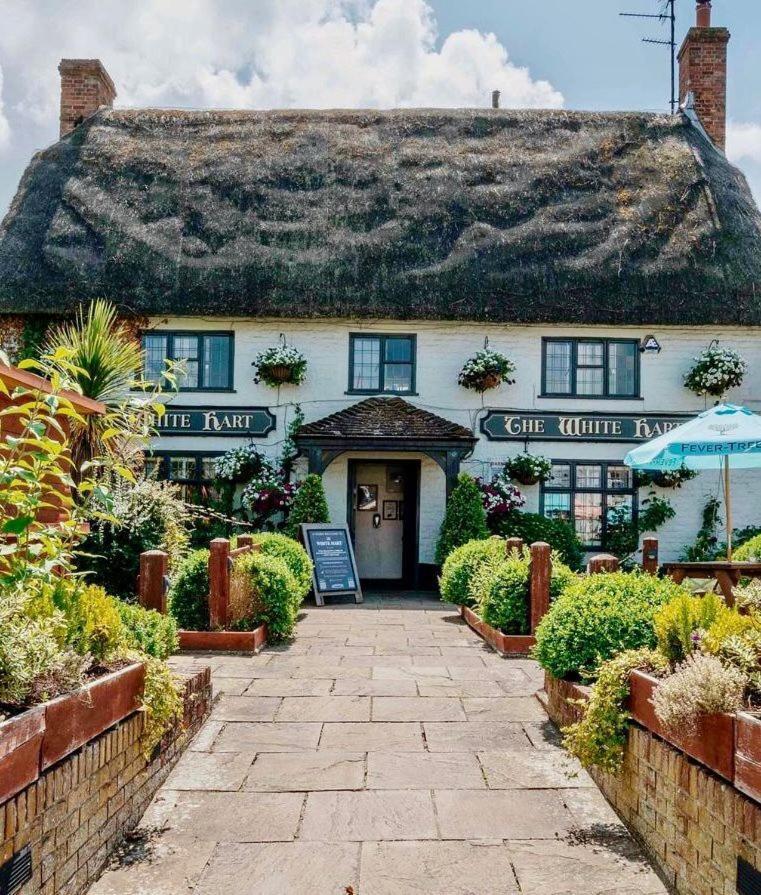 The White Hart, Wroughton Bed & Breakfast Swindon Exterior foto